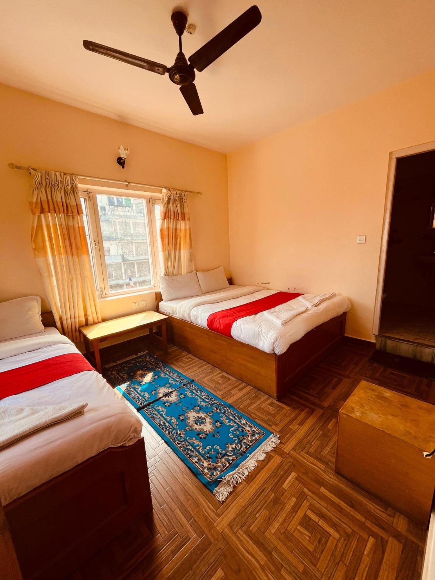Hotel Global Inn Покхара Экстерьер фото