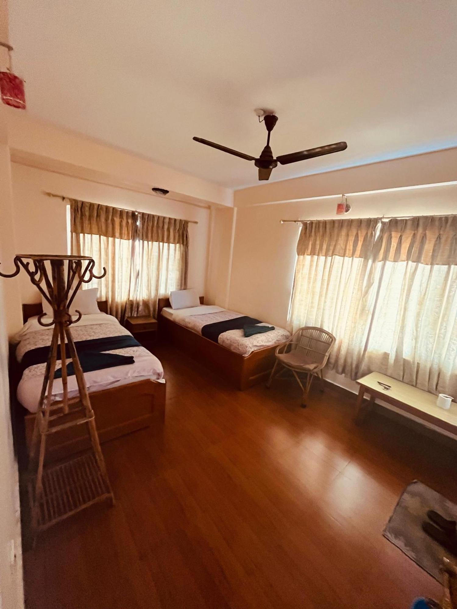 Hotel Global Inn Покхара Экстерьер фото