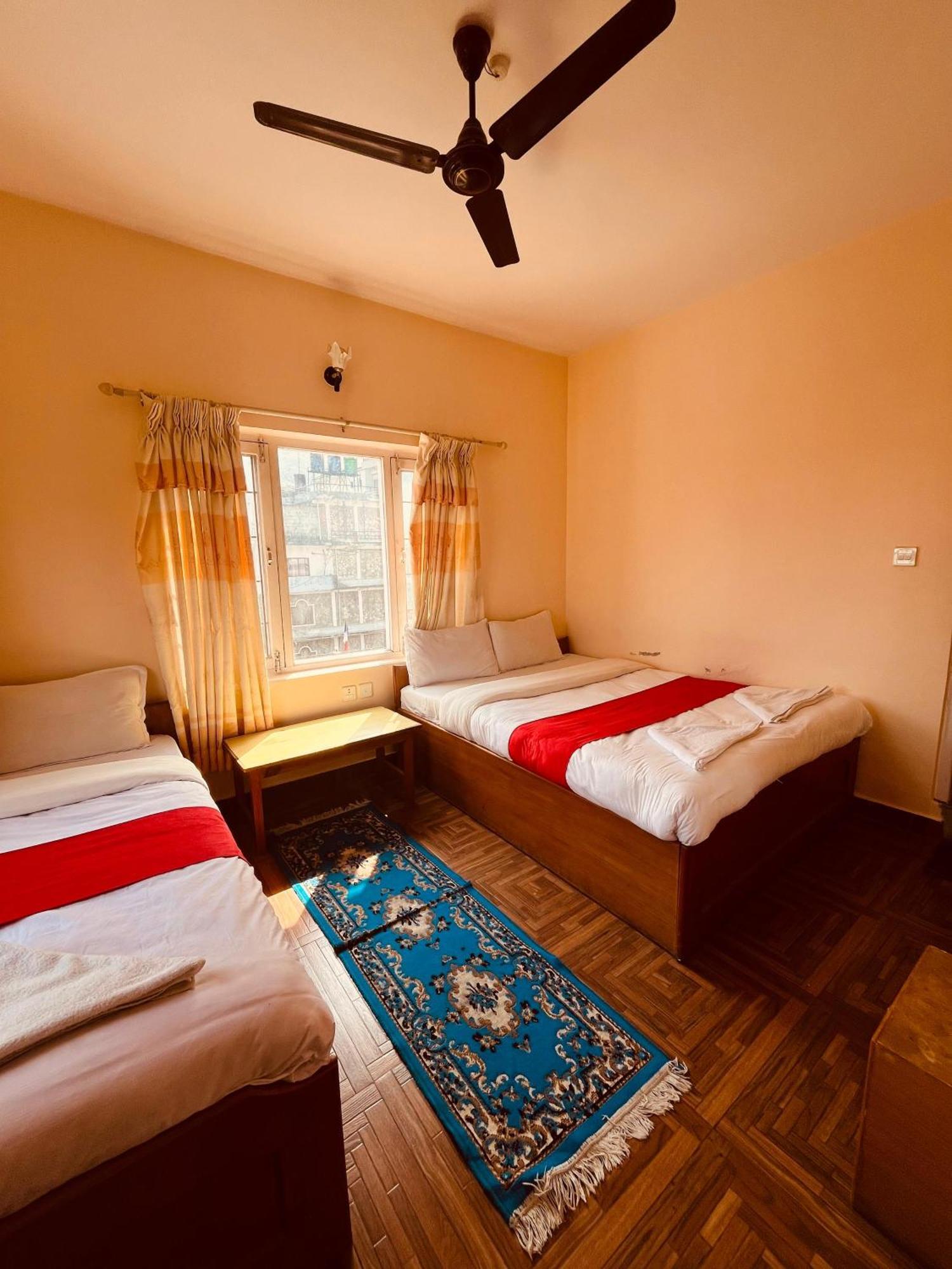 Hotel Global Inn Покхара Экстерьер фото