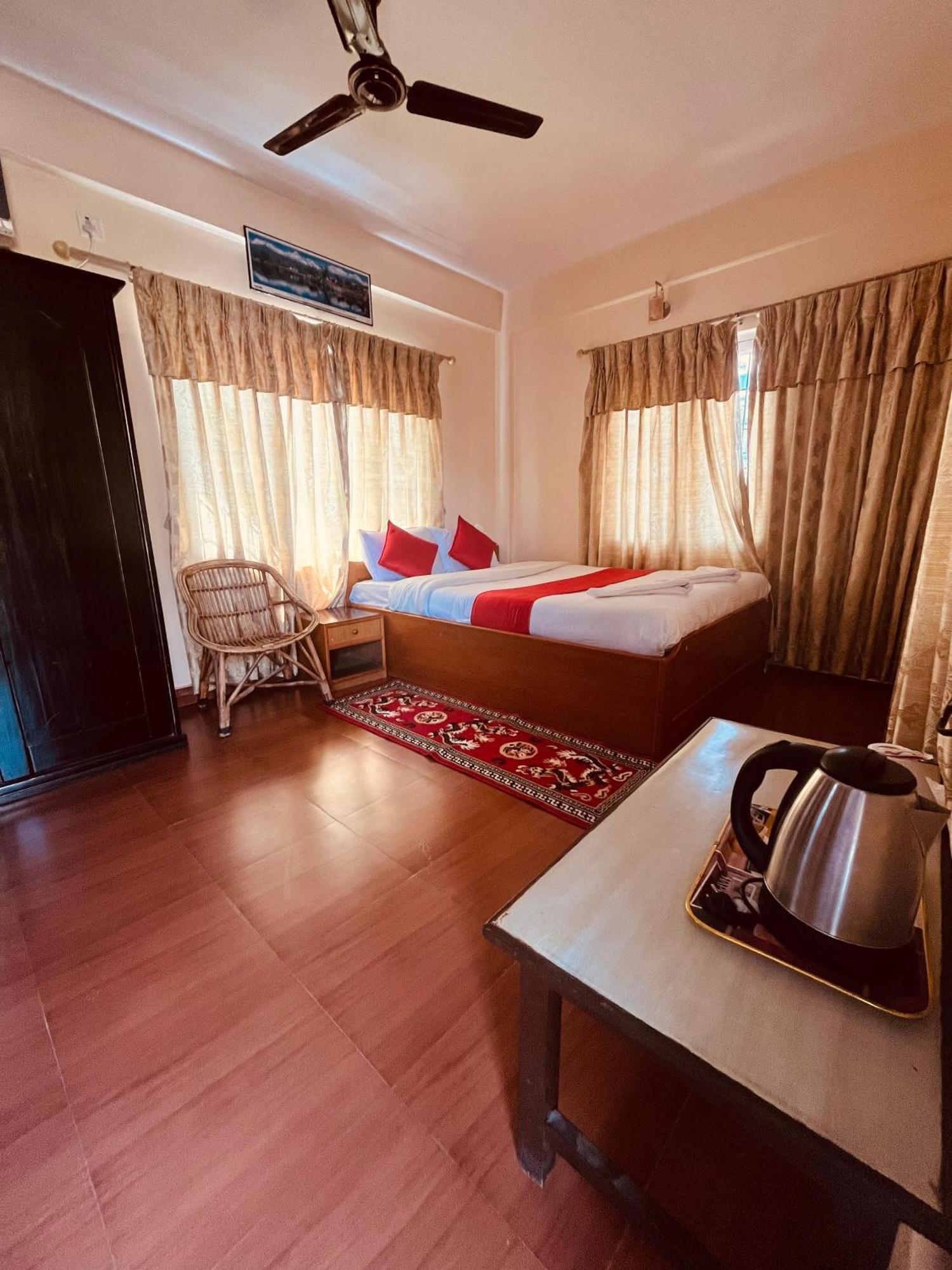 Hotel Global Inn Покхара Экстерьер фото