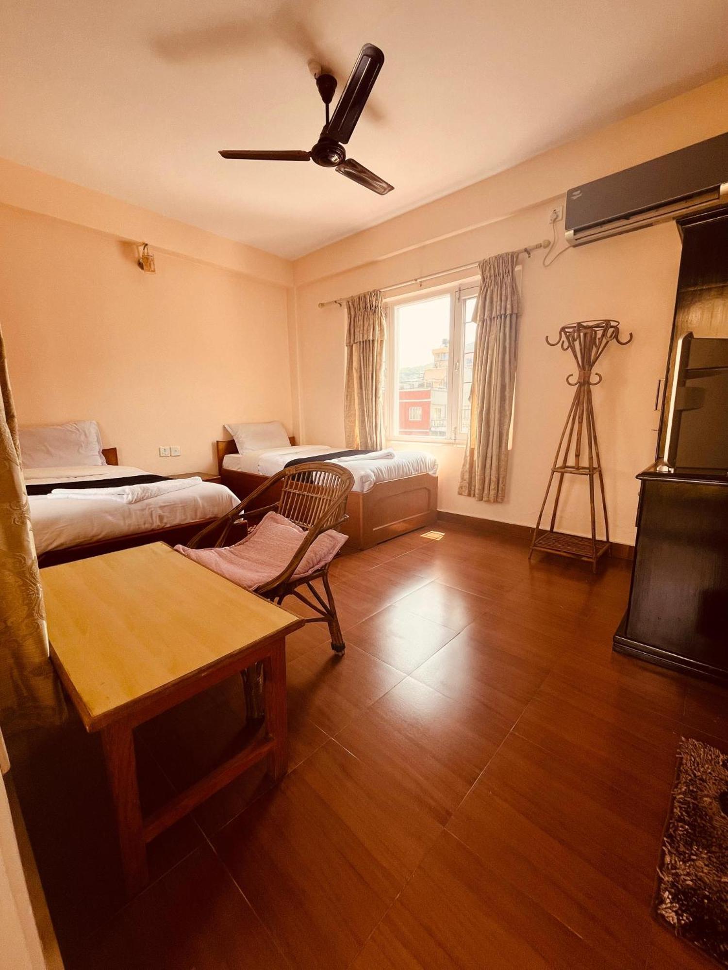 Hotel Global Inn Покхара Экстерьер фото