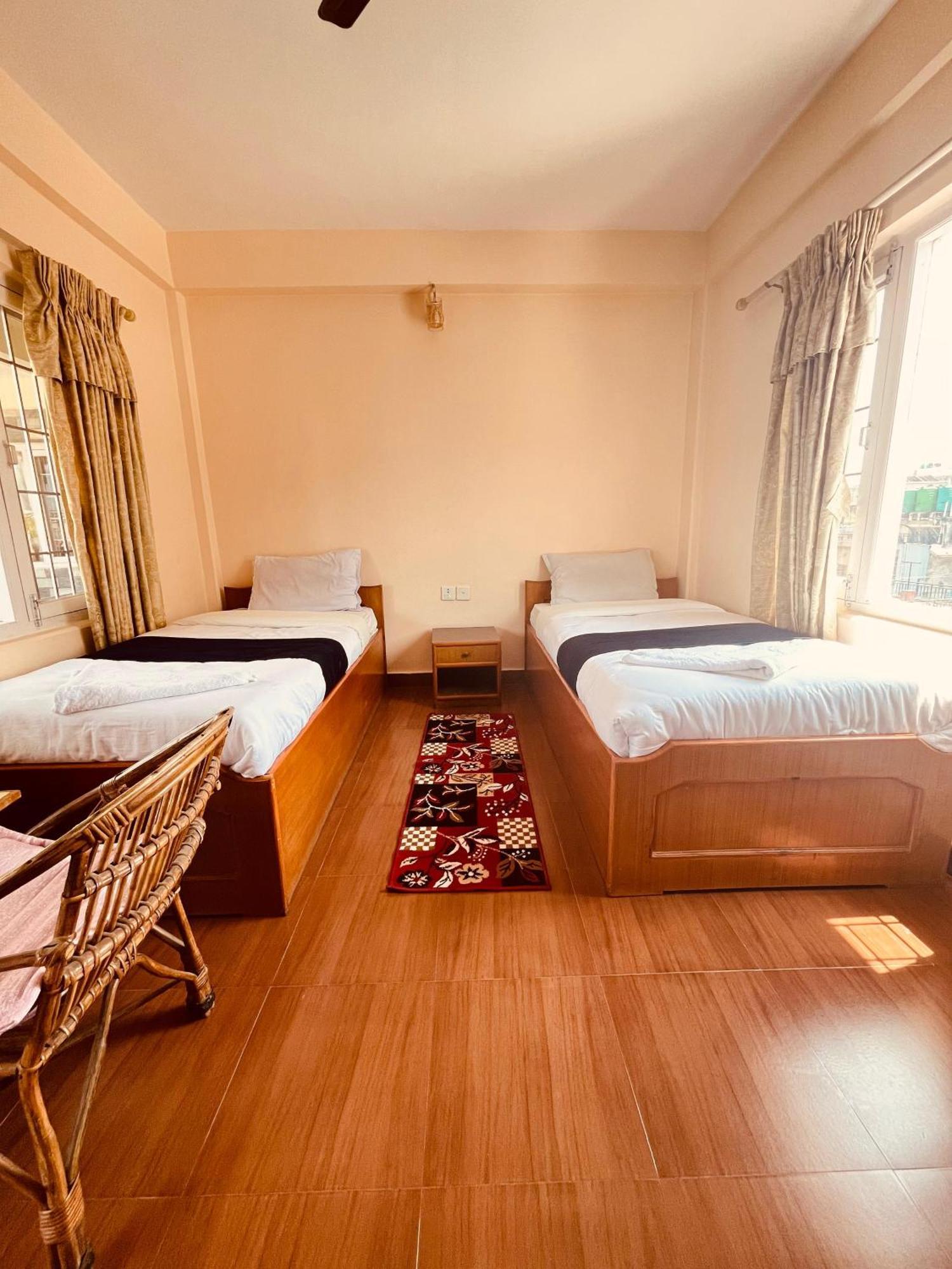 Hotel Global Inn Покхара Экстерьер фото