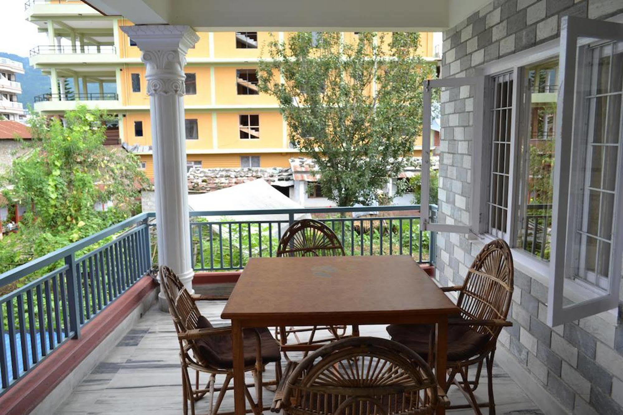 Hotel Global Inn Покхара Экстерьер фото